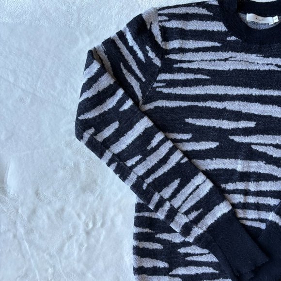 A.L.C 100% wool black and white sweater, women's XS, striped, thin knit - Picture 4 of 4
